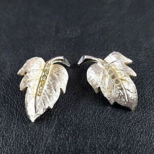 VINTAGE Jewelry- CHAREL Silver Tone Rhinestone Metal Leaf Clip-On Earrings
